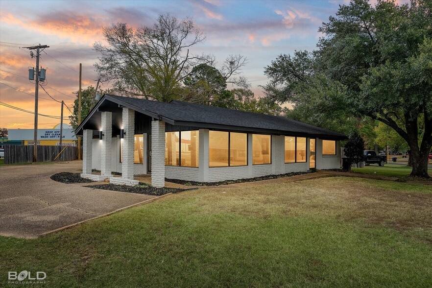 9099 Mansfield Rd, Shreveport, LA for sale - Primary Photo - Image 1 of 55