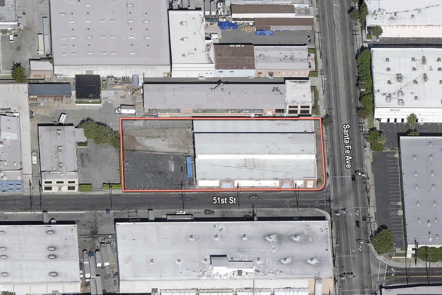 5075 S Santa Fe Ave, Vernon, CA for lease - Building Photo - Image 1 of 5