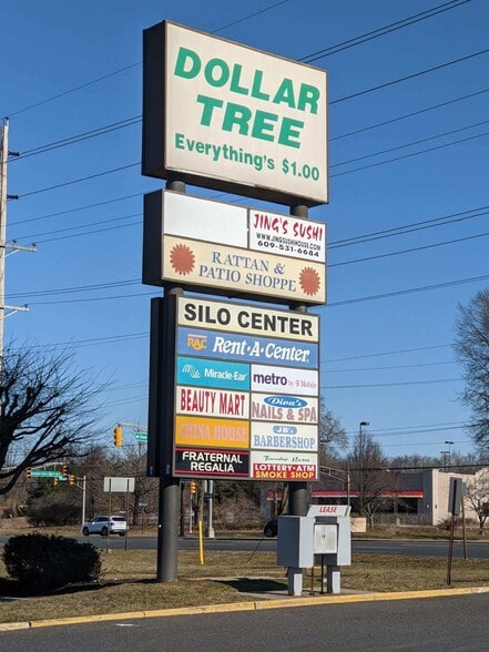 2500-2532 Mount Holly Rd, Burlington, NJ for lease - Building Photo - Image 2 of 5