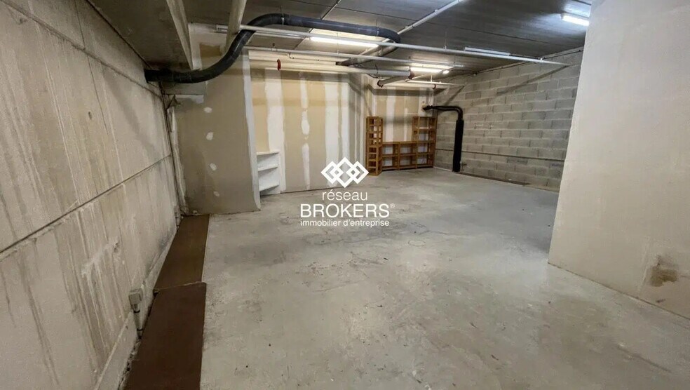 Retail in Juvignac for lease - Interior Photo - Image 3 of 5