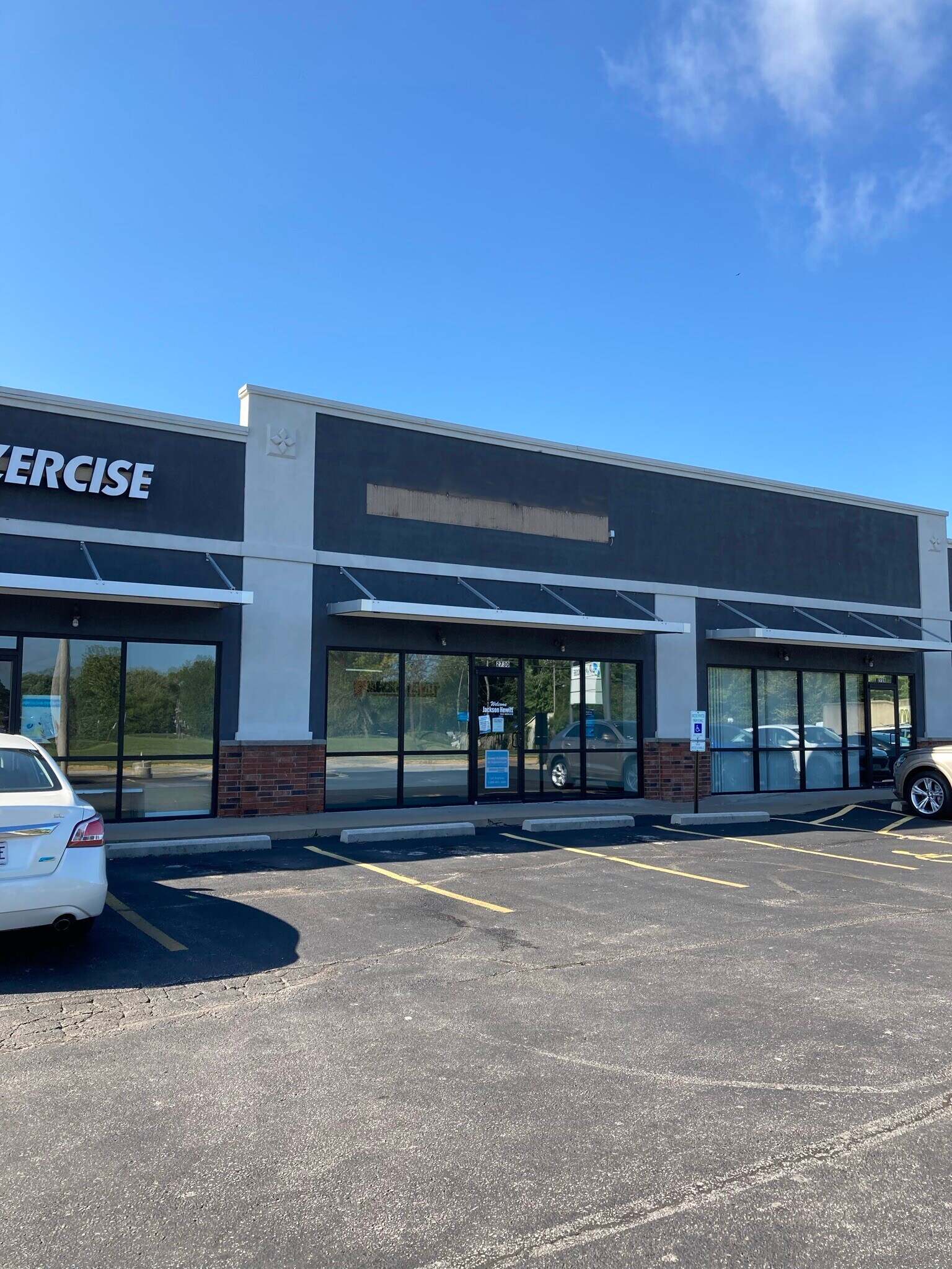 2724-2734 E Chestnut Expy, Springfield, MO for sale Primary Photo- Image 1 of 1