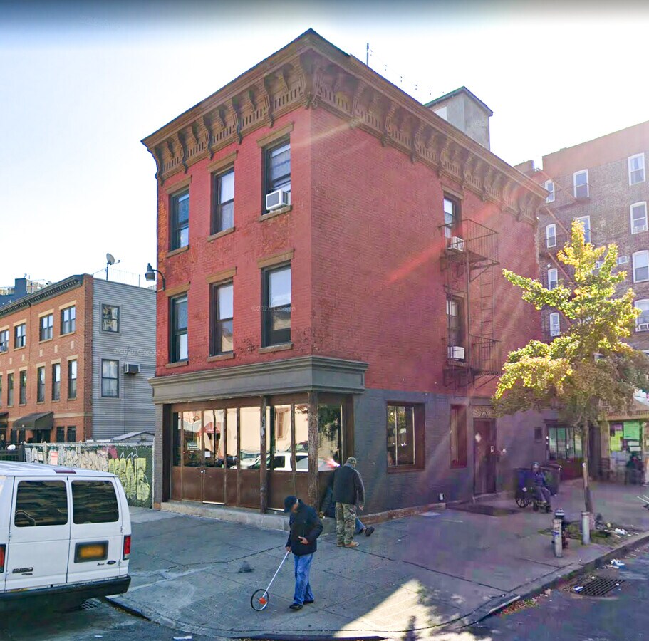 402 Hooper St, Brooklyn, NY 11211