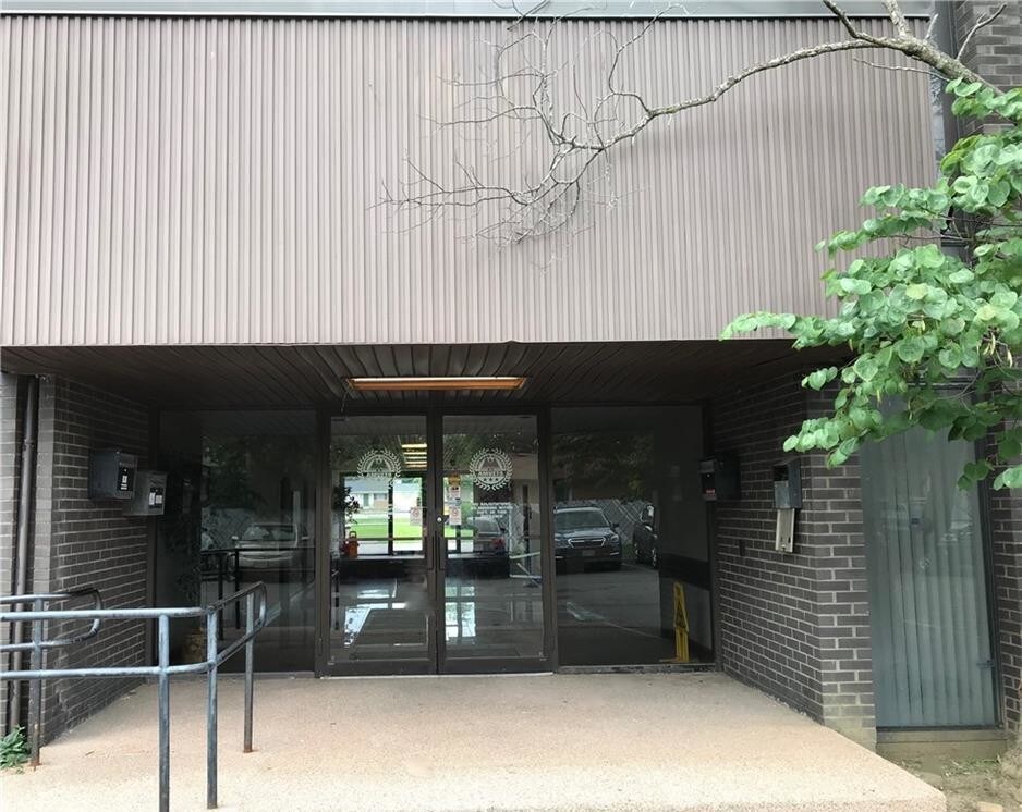 1395 E Dublin Granville Rd, Columbus, OH 43229