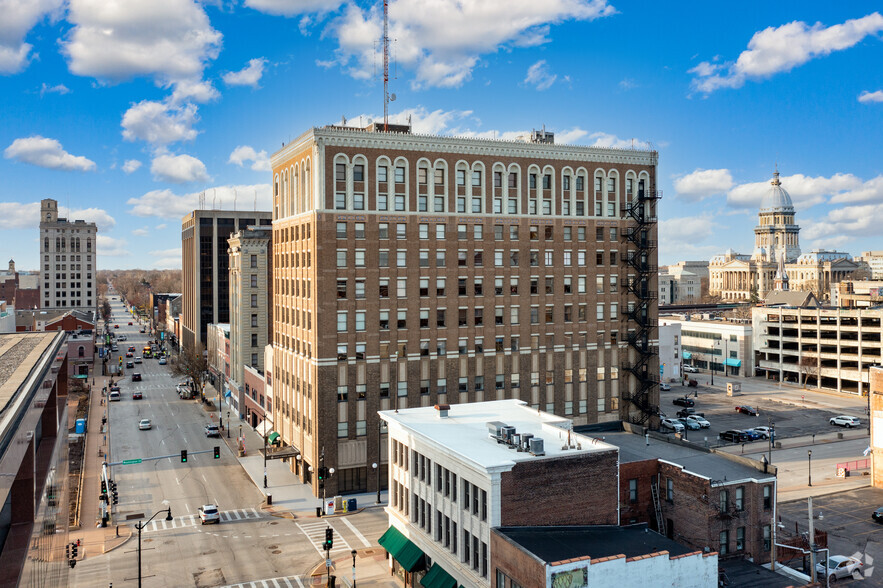 1 W Old State Capitol Plz, Springfield, IL for lease - Building Photo - Image 2 of 3