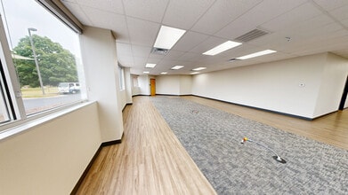 1005 Beau Terre Dr, Bentonville, AR for lease Interior Photo- Image 2 of 20