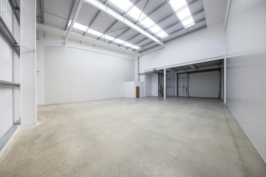 Vulcan Way, Wimborne for lease - Building Photo - Image 3 of 22