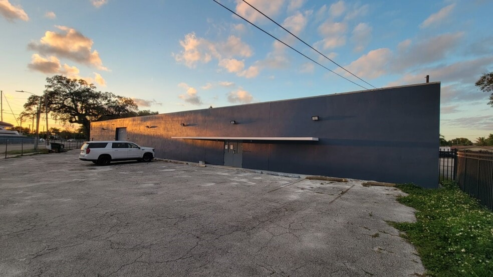 1871 NW North River Dr, Miami, FL for sale - Building Photo - Image 3 of 16