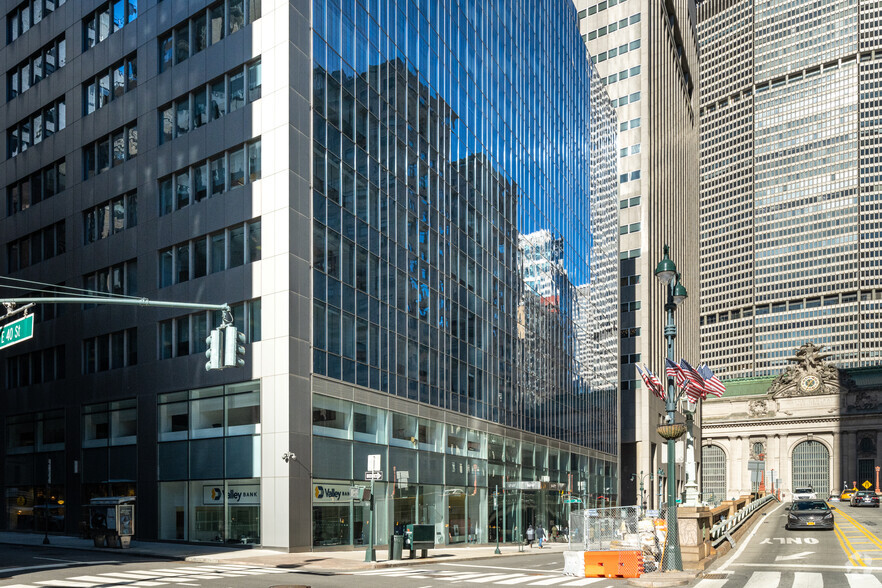 100 Park Ave, New York, NY for lease - Building Photo - Image 3 of 7