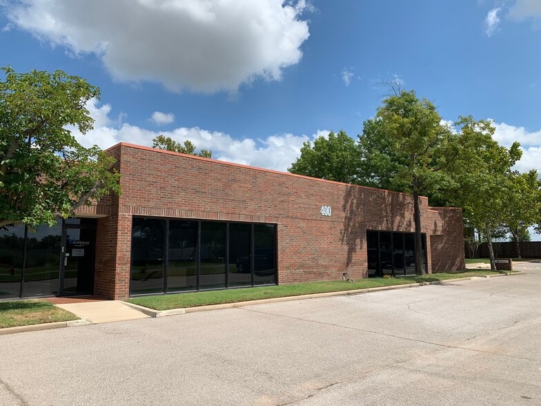 7100 N Classen Blvd, Oklahoma City, OK for lease - Building Photo - Image 2 of 25
