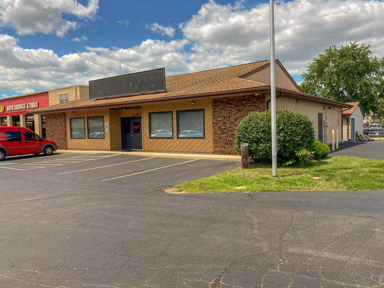 2125 Adlai Stevenson Dr, Springfield, IL 62703 - Office/Retail Building ...