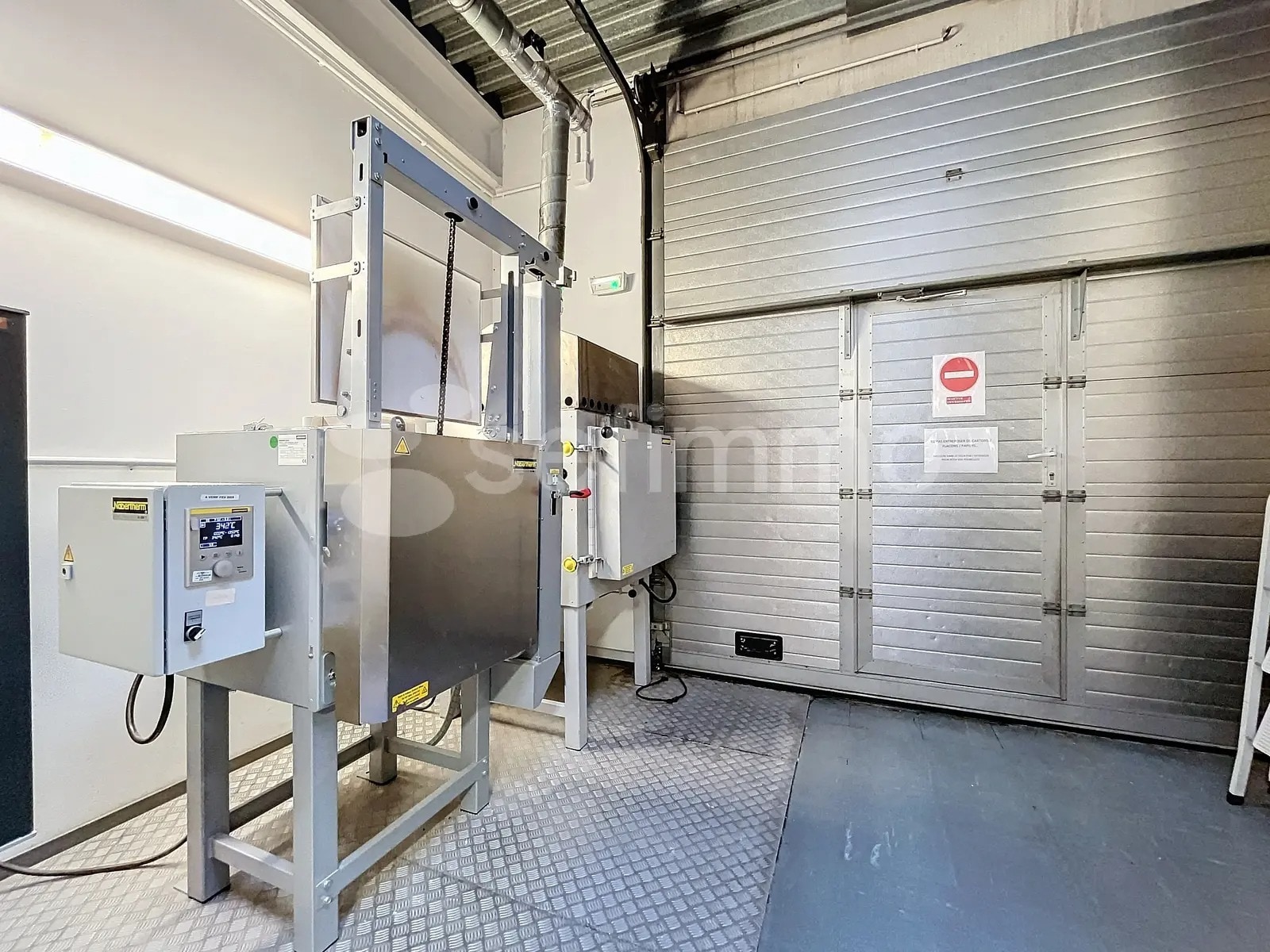 415 Rue Claude Nicolas Ledoux, Aix-en-Provence for lease Interior Photo- Image 1 of 4