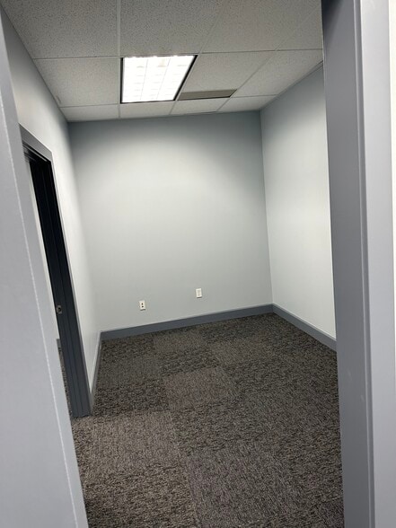 120 E 13065 S, Draper, UT for lease - Interior Photo - Image 2 of 8