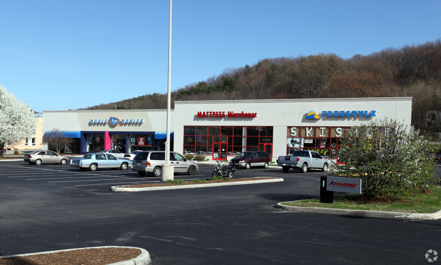 4035 Electric Rd, Roanoke, VA 24018