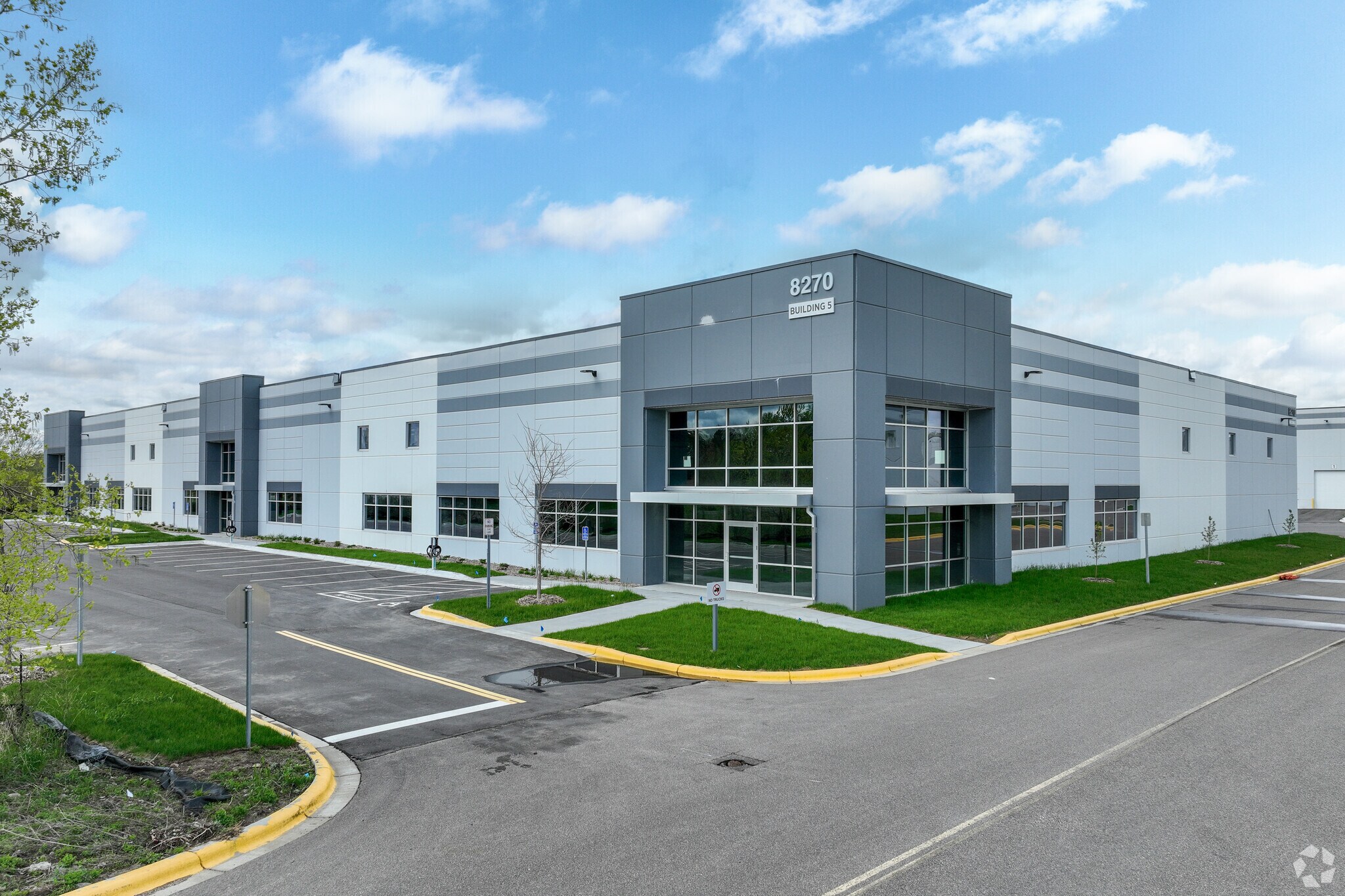 8360 Courthouse Blvd, Inver Grove Heights, MN for sale Primary Photo- Image 1 of 1