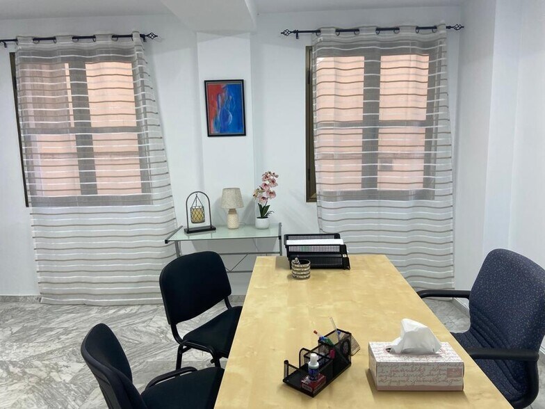 Office in Cáceres, Cáceres for lease - Building Photo - Image 1 of 6