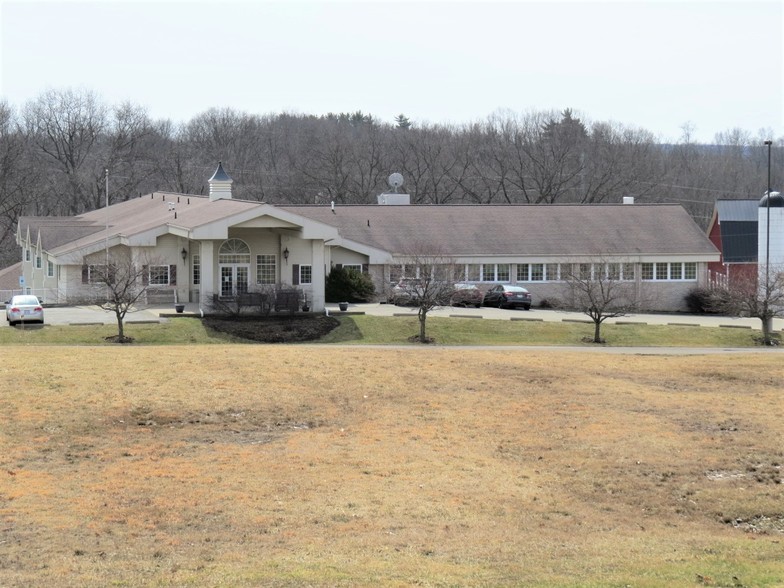 1111 Canton Rd NW, Carrollton, OH for sale - Primary Photo - Image 1 of 1