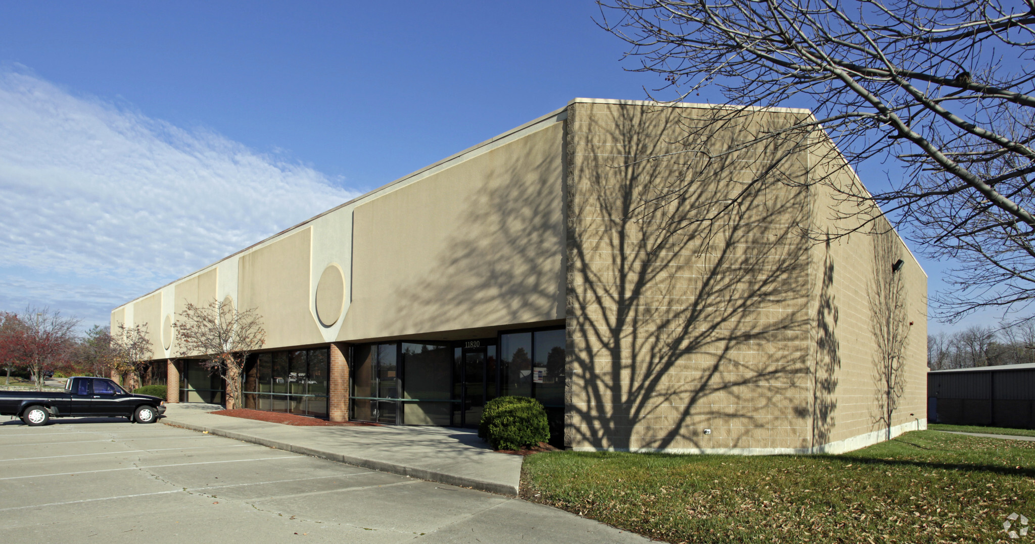 11820 Kemper Springs Dr, Forest Park, OH for lease Primary Photo- Image 1 of 7