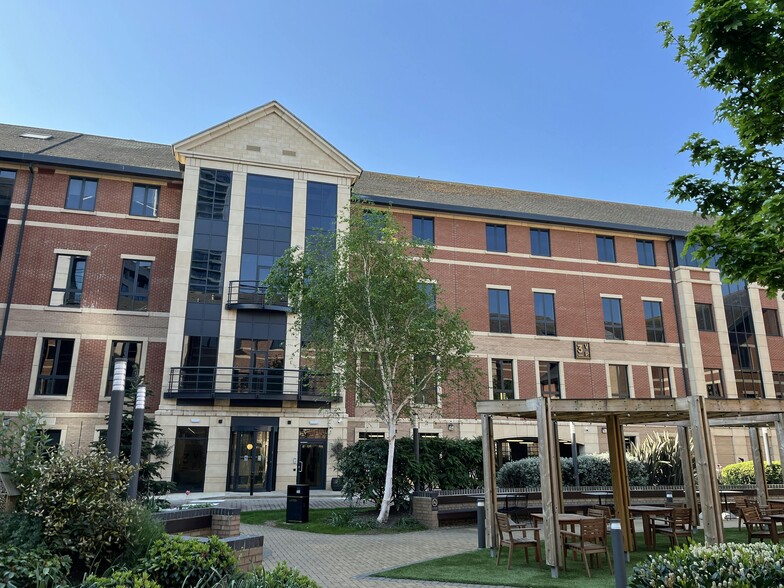 3 Victoria Rd, Leeds for lease - Building Photo - Image 2 of 28