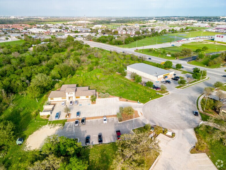 106 Willow Springs Dr, San Marcos, TX 78666