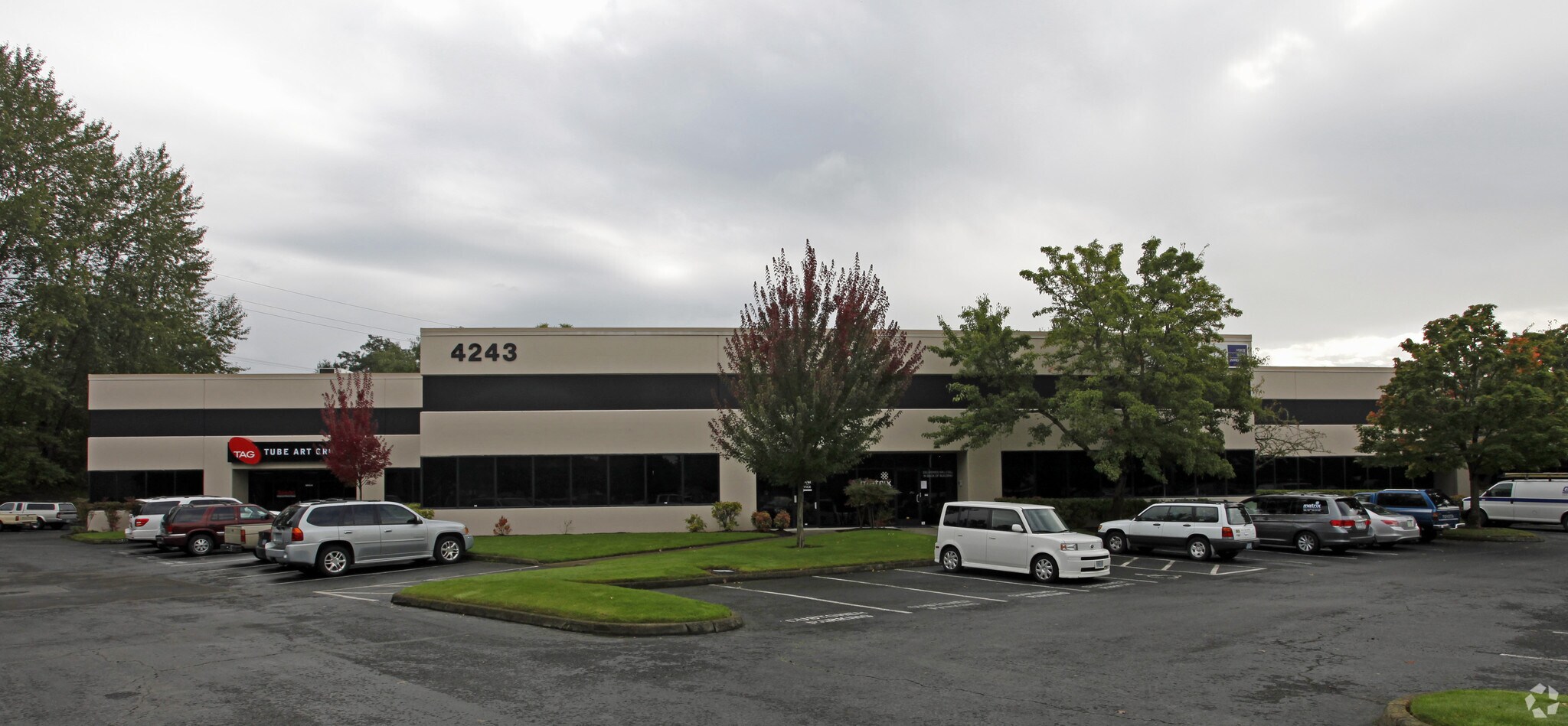 4243 SE International Way, Milwaukie, OR for sale Primary Photo- Image 1 of 1