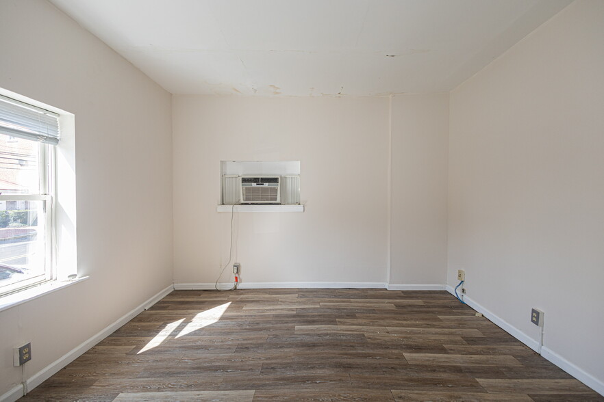 215 High St, Mount Holly, NJ for lease - Building Photo - Image 3 of 16