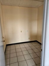 2921 E Fort Lowell Rd, Tucson, AZ for lease Interior Photo- Image 2 of 6