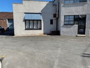 80 Saddle River Rd, South Hackensack, NJ for lease Building Photo- Image 1 of 5