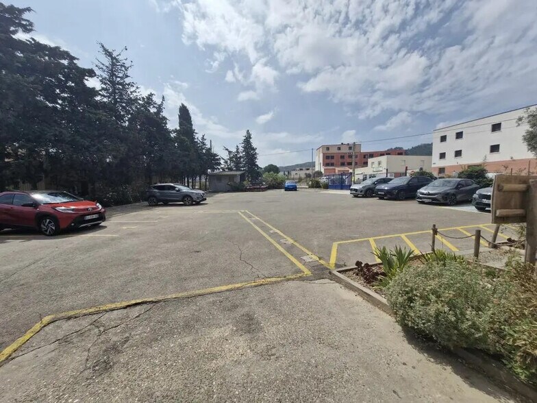 Flex in Châteauneuf-les-Martigues for lease - Building Photo - Image 3 of 10