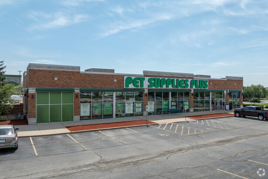 270 N Bolingbrook Dr, Bolingbrook, IL for sale - Building Photo - Image 2 of 5