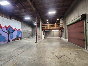 2450 6th Ave S, Seattle, WA for lease Interior Photo- Image 1 of 4