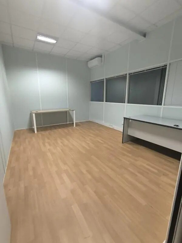 Office in Wissous for lease Building Photo- Image 1 of 5