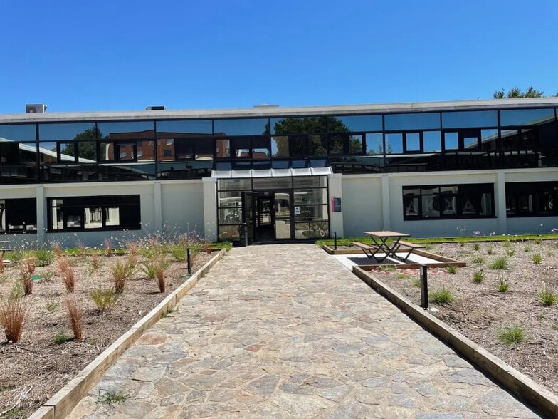 8 Boulevard Albert Einstein, Nantes for lease - Building Photo - Image 3 of 6