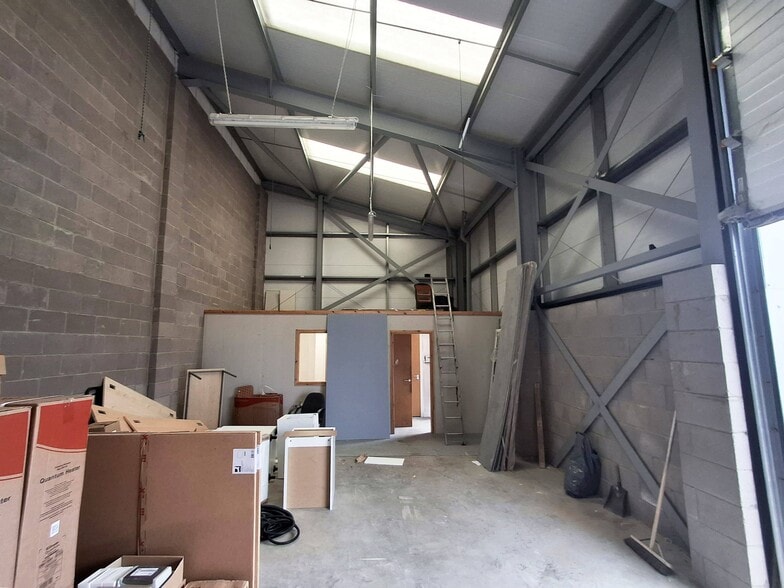 Mill Rd, Linlithgow for lease - Building Photo - Image 2 of 3