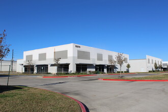 15330 Vantage Pky W, Houston, TX for lease Building Photo- Image 1 of 5