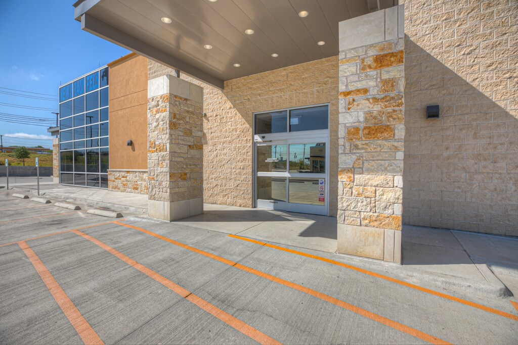 3221 Commercial Cir, New Braunfels, TX 78132