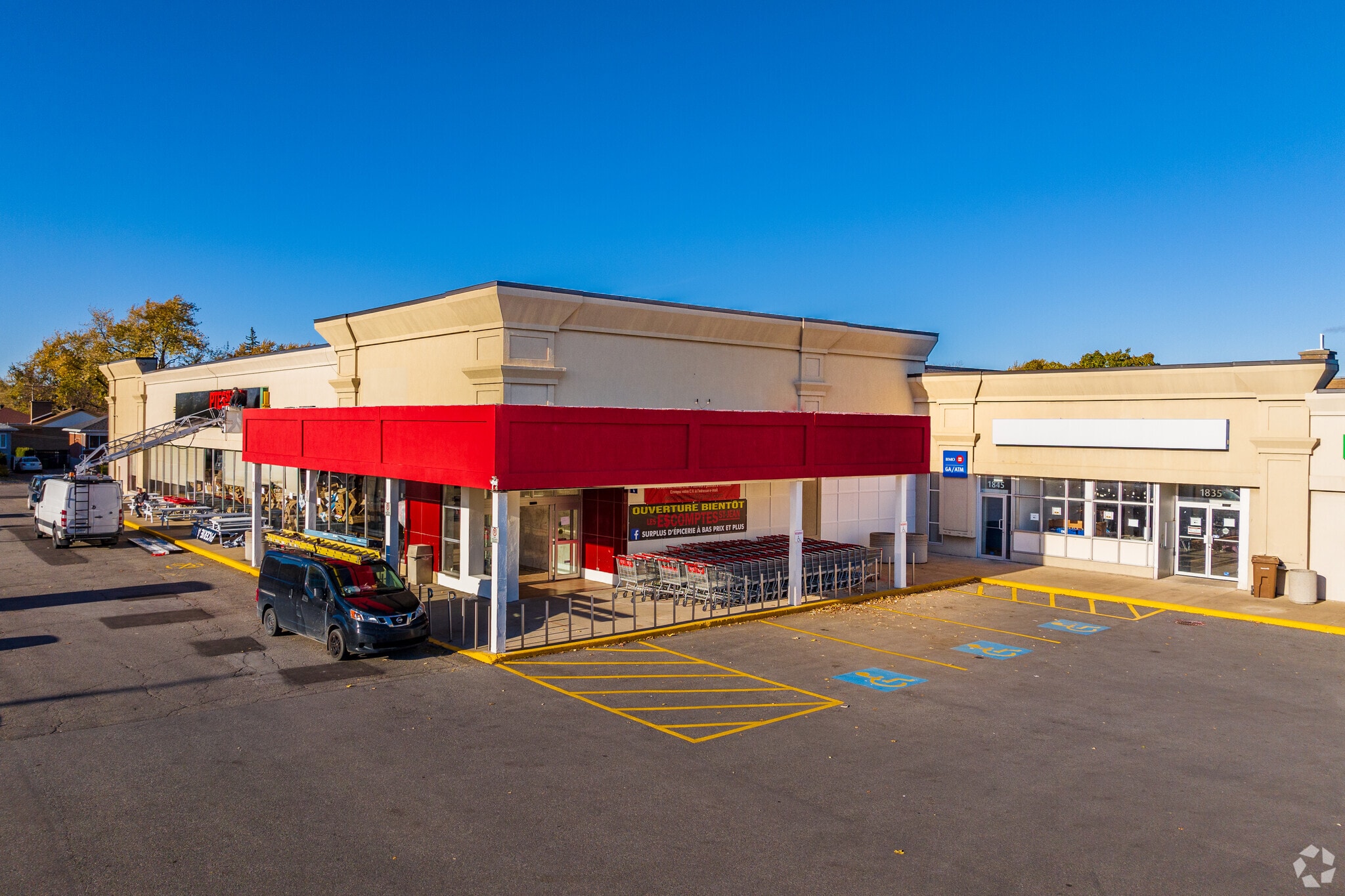 1801-1855 Av O'Brien, Montréal, QC for lease Building Photo- Image 1 of 8