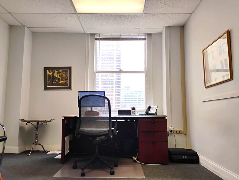 1516-1518 Walnut St, Philadelphia, PA for lease - Building Photo - Image 1 of 10