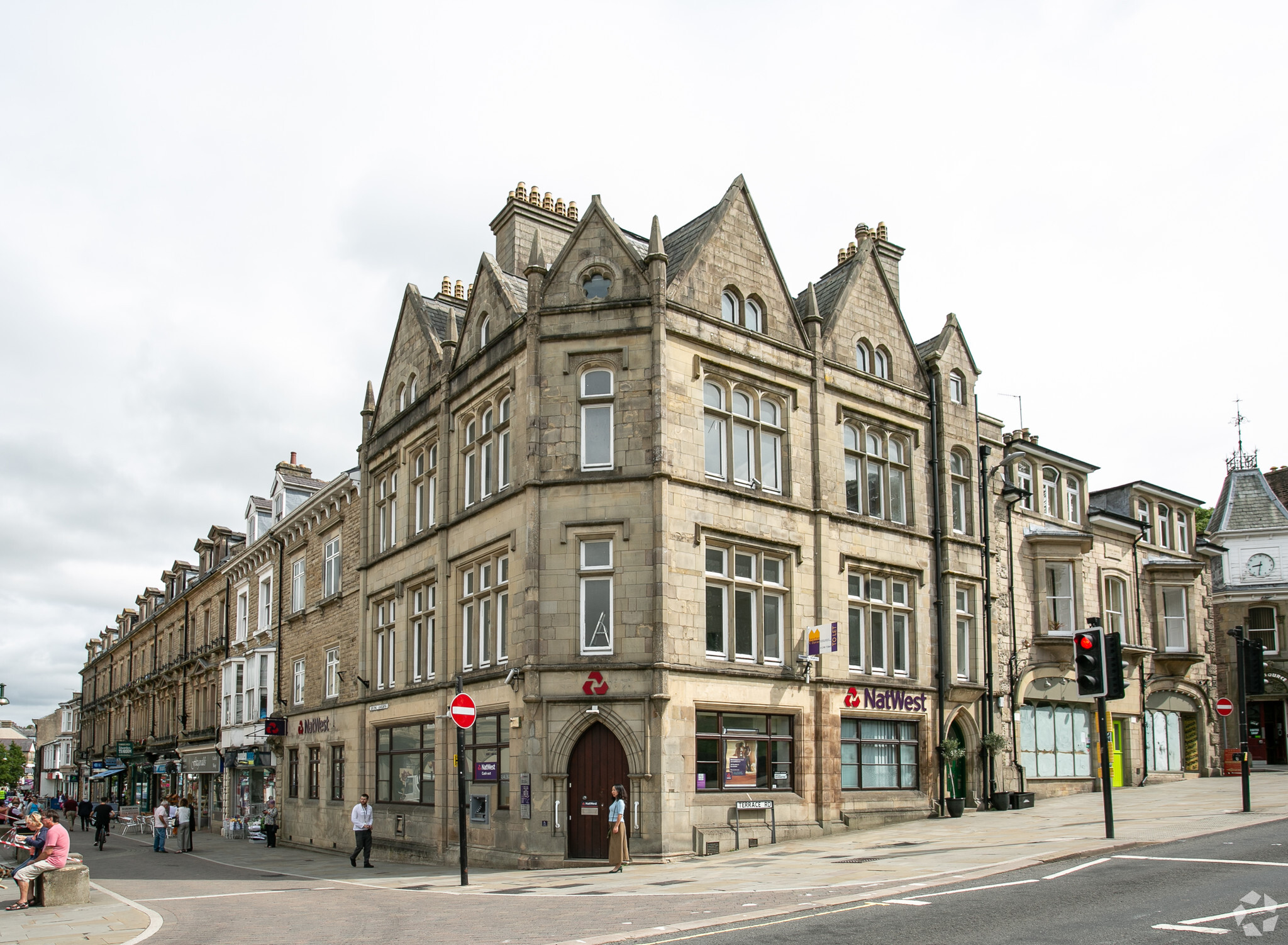 2 Spring Gardens, Buxton for sale Primary Photo- Image 1 of 1