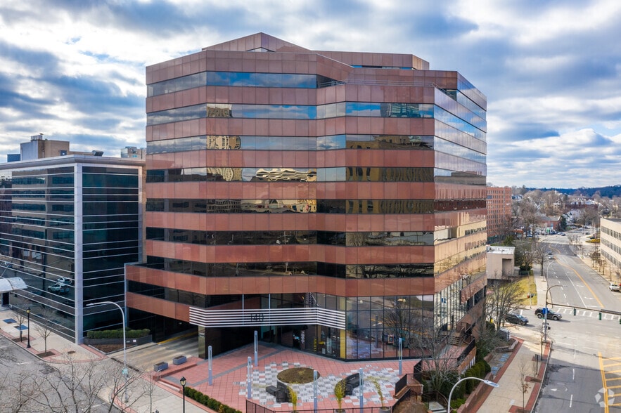 140 Grand St, White Plains, NY for sale - Primary Photo - Image 1 of 1