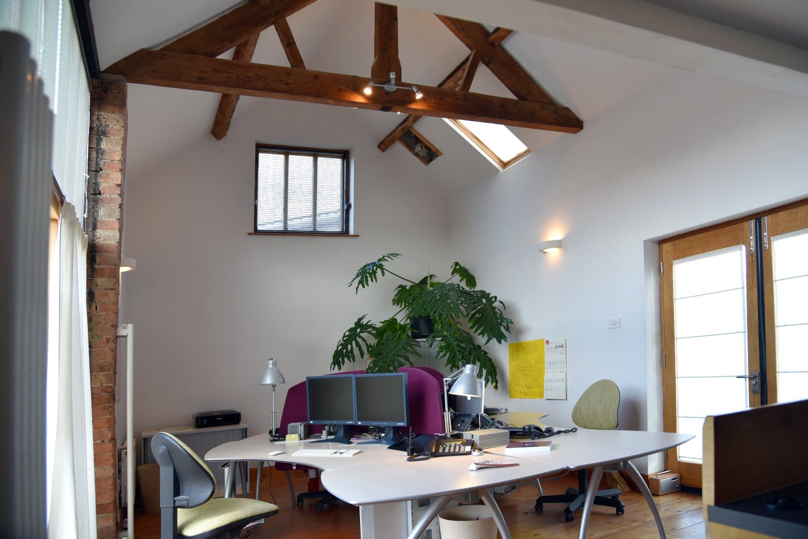 Over Old Rd, Hartpury for lease Interior Photo- Image 1 of 4