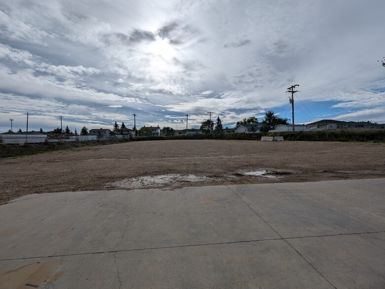 8101 102 Ave, Peace River, AB for lease - Building Photo - Image 3 of 20