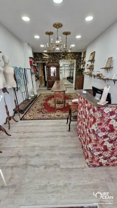 Retail in La Baule-Escoublac for lease Interior Photo- Image 1 of 9