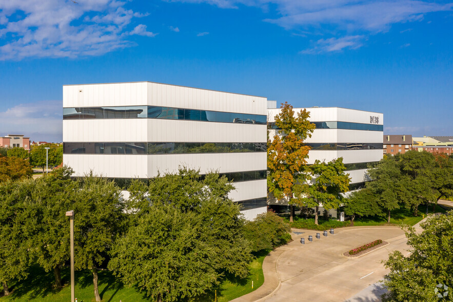 15301 Spectrum Dr, Addison, TX for lease - Building Photo - Image 1 of 4