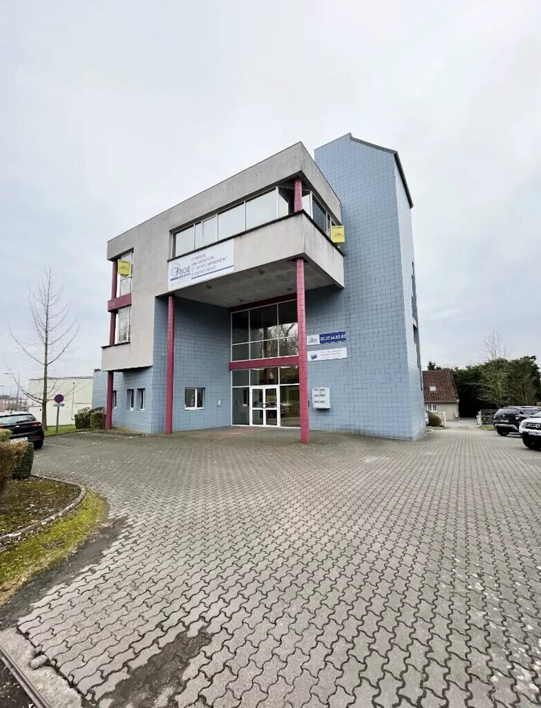 Location Bureaux 85 m² à 225 m² - Photo 1