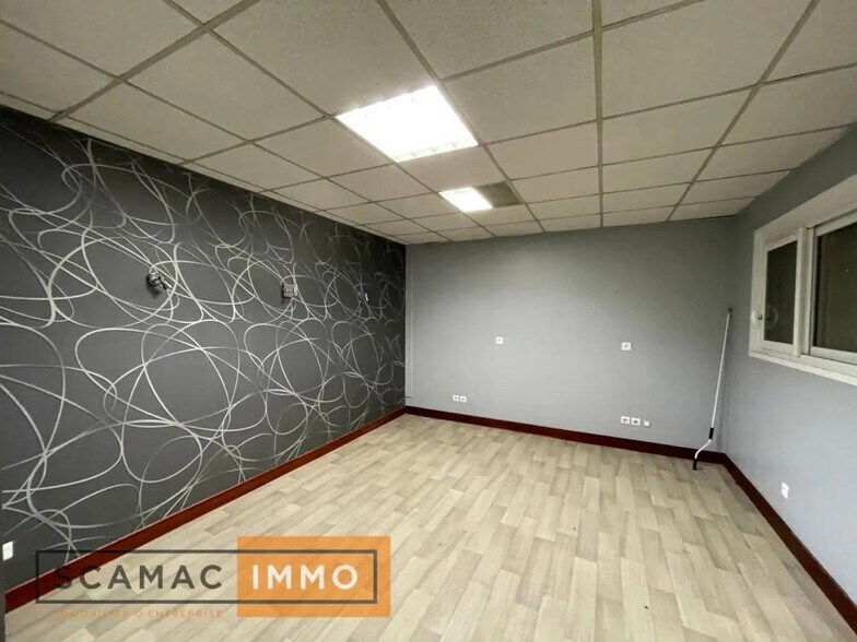 Flex in Étampes for sale - Building Photo - Image 2 of 5