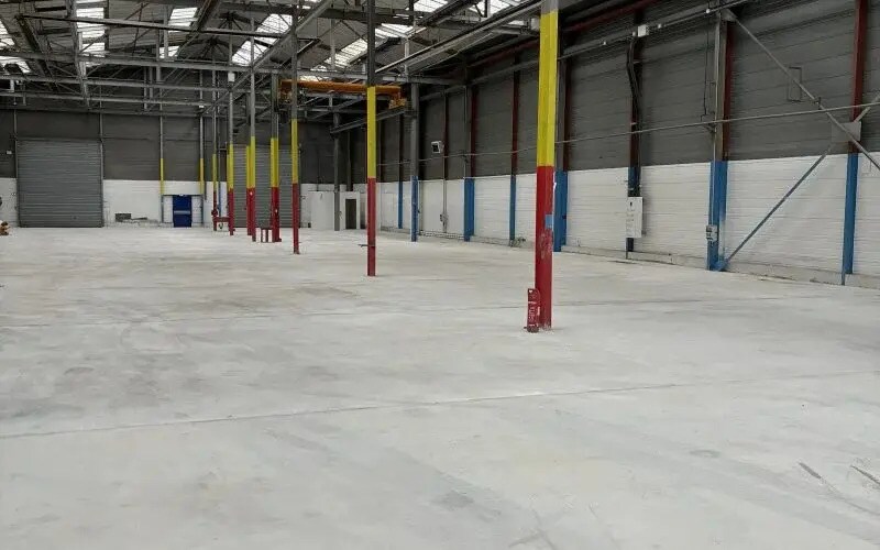 Industrial in Corbeil-Essonnes for lease - Building Photo - Image 3 of 8