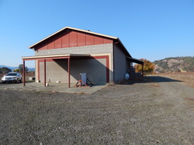 707 Hess Ln, Roseburg OR - Warehouse