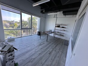 301 Arthur Godfrey Rd, Miami Beach, FL for lease Interior Photo- Image 2 of 3