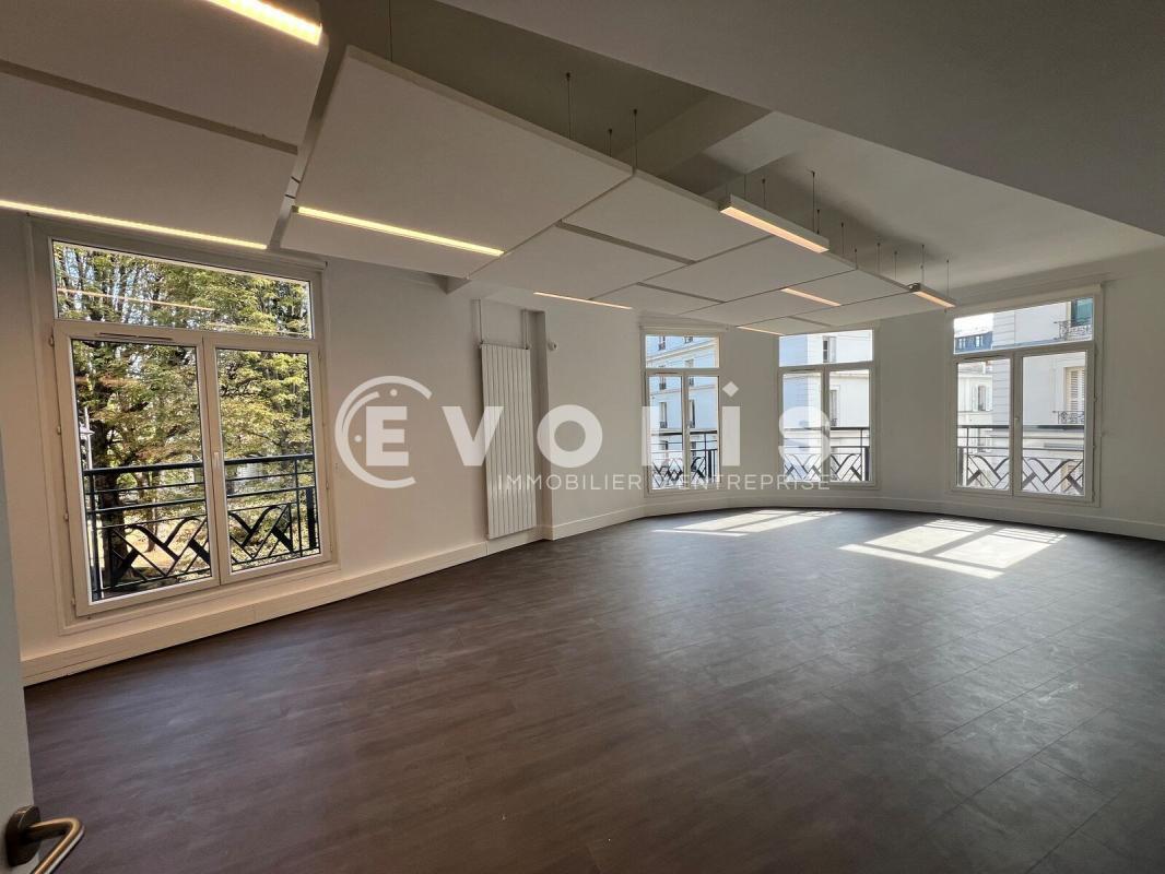 Office in Paris for sale Interior Photo- Image 1 of 8