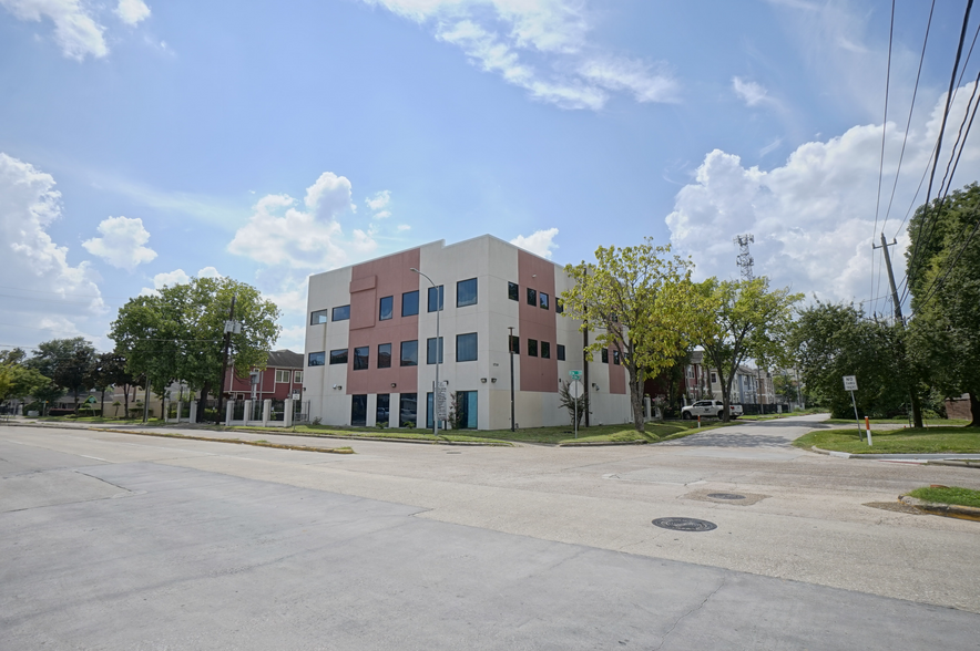 1710 W 25th St, Houston, TX for sale - Building Photo - Image 1 of 7